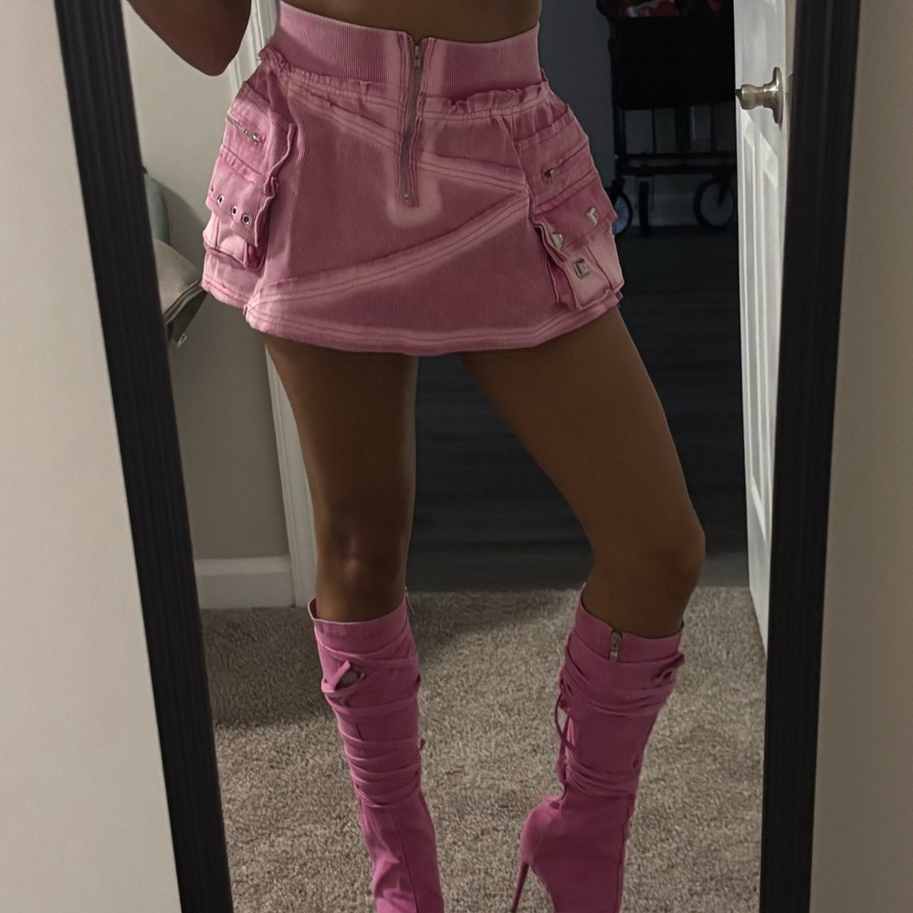 AKIRA Pink Mini Skirt with Zipper Detail